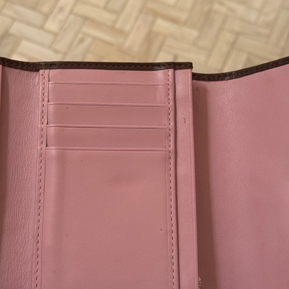 Coach Brown Leather Accessory with Gold Accent. In good conditions - Picture 9 of 14